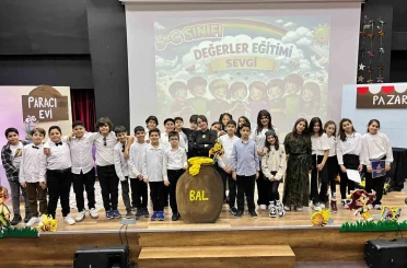 Bulut Başarı Koleji’nde değerler sahneye taşındı 