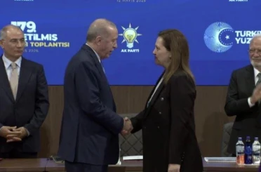 Burcu Köksal, AK Parti'ye geçti