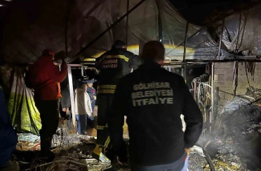 Burdur’da ahır yangını korkuttu 