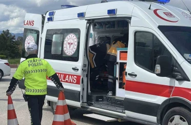 Burdur’da otomobil ile motosiklet çarpıştı: 2 yaralı 