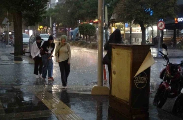 Burdur’da sağanak yağış 