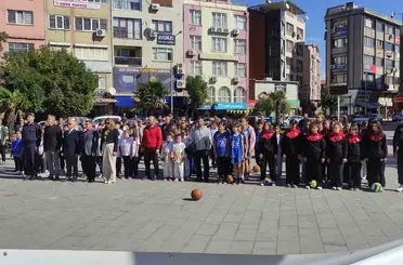 Burhaniye de Amatör Spor Haftası törenle başladı
