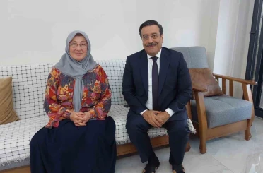 Burhaniye Kaymakamı Atilla, şehit ailesini ziyaret etti 