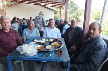 Burhaniye’de düğün yemeği kültürü devam ediyor
