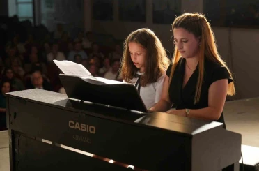 Burhaniye’de müzik günü coşkusu yaşandı 