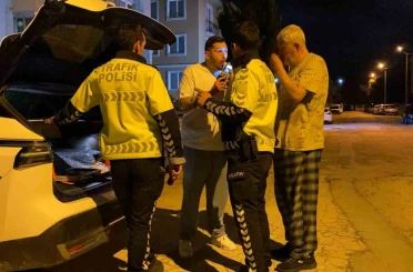Bursa’da alkollü sürücüye alkolmetre dersi kamerada 