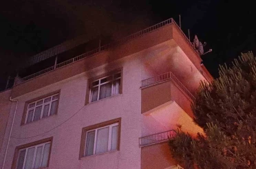 Bursa’da apartman dairesinde çıkan yangın paniğe neden oldu 