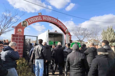 Bursa’da feci kazada hayatını kaybeden 2 genç kız son yolculuğuna uğurlandı 