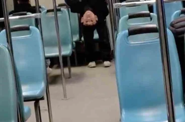 Bursa’da gençlerin metroda tehlikeli oyunu kameraya yansıdı 