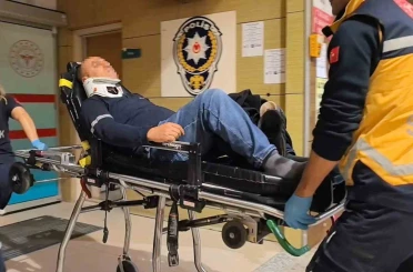 Bursa’da hafif ticari araç tırla çarpıştı: 2 yaralı 