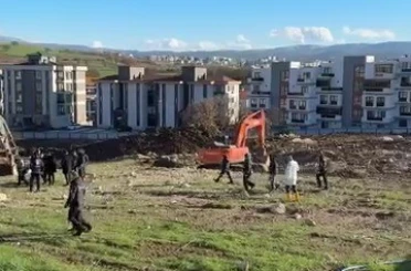 Bursa’da inşaat sahasında patlama kontrolden çıktı... Araçlar, binalar hasar aldı 