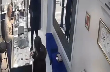 Bursa’da kamera şakası gibi soygun girişimi kamerada 