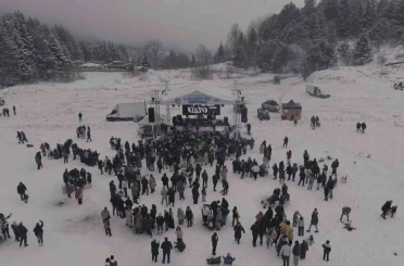 Bursa’da Kış Festivali’ne yoğun katılım trafiği felç etti 