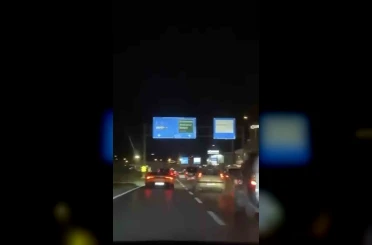 Bursa’da lüks otomobil kazaya karıştı, sürücü kaçtı 