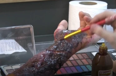 Bursa’da öğrencilerden gerçeği aratmayan özel efekt makyajları 