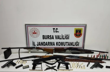 Bursa’da ruhsatsız silah operasyonu... Çok sayıda silah ve mühimmat ele geçirildi 