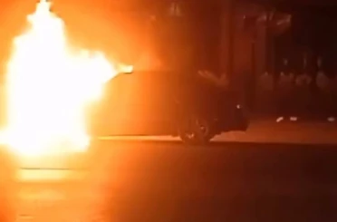 Bursa’da seyir halindeki araç alev topuna döndü 