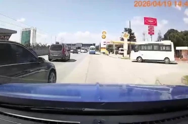 Bursa’da trafikte tehlikeli anlar: Makas atan sürücü kazaya davetiye çıkardı 