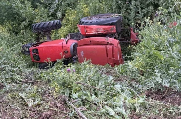 Bursa’da yürek yakan kaza...Devrilen traktörün sürücüsü öldü 