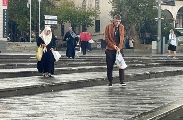Bursalılar yağmura hazırlıksız yakalandı 