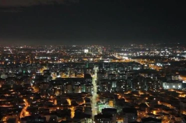 Bursalılar yeni yıla havai fişeklerle girdi 