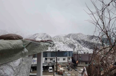 Bütün birikimi ile ev yaptı, toprak kayması ile ’hayatı’ askıda kaldı 