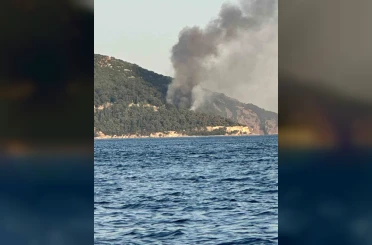 Büyükada’da plajda yangın paniği 