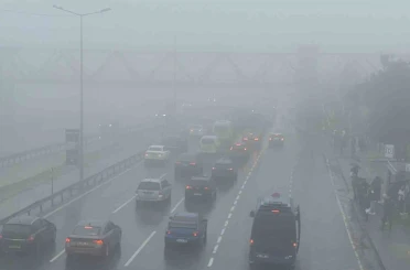 Büyükçekmece’de aniden bastıran sis nedeniyle görüş mesafesi düştü 
