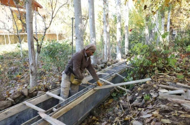 Büyükşehir Belediyesi Savur’da 600 metrelik sulama kanalını yeniliyor 