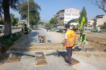 Büyükşehir ekipleri kentin dört bir yanında çalışmalarını sürdürüyor 