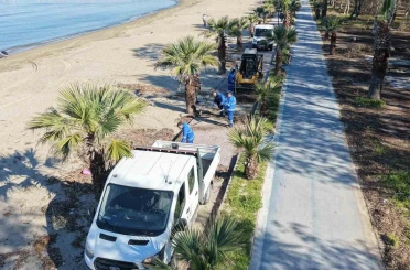 Büyükşehir ekipleri Sevgi Yolu’nu temizledi 