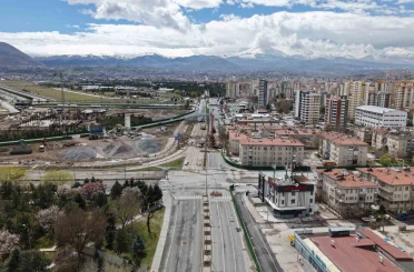 Büyükşehir’in Kartal Katlı Kavşağı Projesi’nde yoğun mesai 