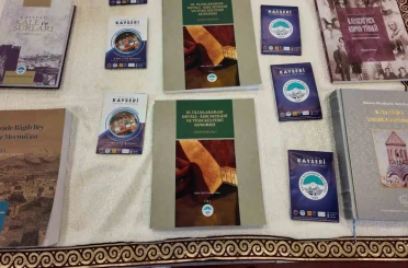 Büyükşehir’in Kültür Standı 8. Kayseri Kitap Fuarı’na renk katıyor 