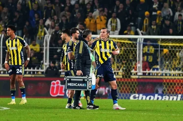 Çağlar Söyüncü ve Oosterwolde, Kasımpaşa maçının ilk yarısında sakatlanarak çıktı 