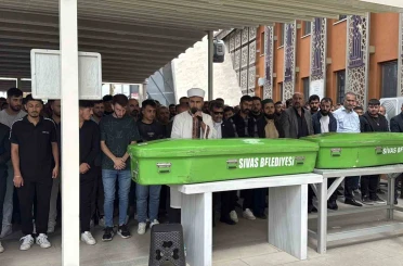 Çakmak gazı ikizleri ayırdı 