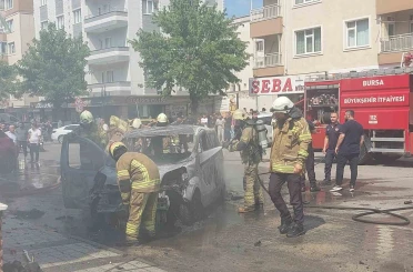 Çakmak yüklü araç alev alev yandı 
