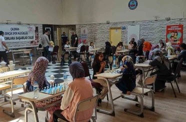 Çaldıran’da yaz Kur’an kursu öğrencileri satranç turnuvasında buluştu 