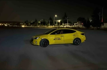 Çalınan taksi oto pazarında tek edilmiş halde bulundu 