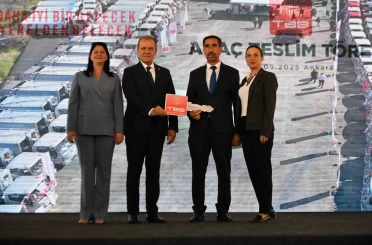 Çameli Belediyesi, Türkiye Belediyeler Birliği tarafından kamyoneti teslim aldı 