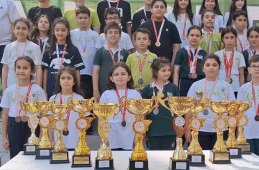 Çamlıca Koleji 332 lisanslı öğrenciyle 17 kupa ve 148 madalya kazandı 