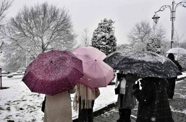 Çamlıca’da etkili olan kar yağışı havadan görüntülendi 