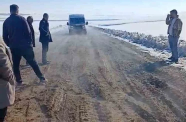 Çamurlu yollarda eğitim çilesi 