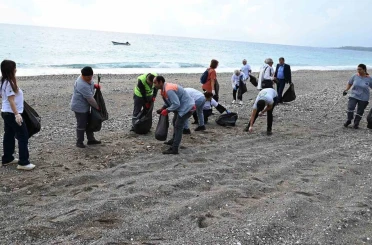 Çamyuva Sahili’nde temizlik 