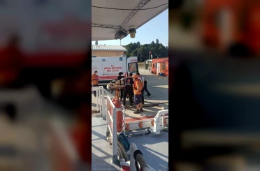 Çanakkale Boğazı’ndaki ticari gemide kalp krizi geçiren personel hastaneye sevk edildi 