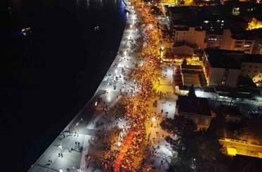 Çanakkale’de Cumhuriyet coşkusu fener alayıyla taçlandı 