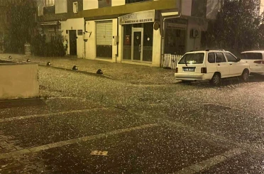Çanakkale’de dolu yağışı etkili oldu 