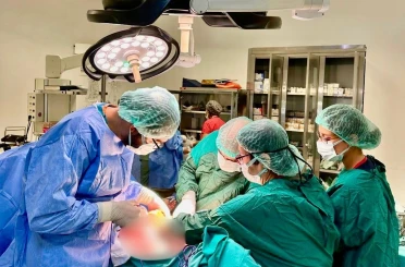 Çanakkale’de ilk kez TAR yöntemi ile dev insizyonel herni onarımı gerçekleştirildi 