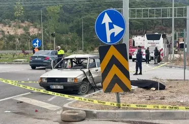 Çanakkale’de otobüs ile otomobil çarpıştı: 2 ölü
