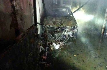 Çan’da çıkan yangında 1 otomobil ve 1 motosiklet yandı 