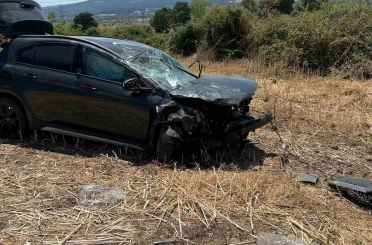 Çan’da otomobil tarlaya uçtu: 2 yaralı 